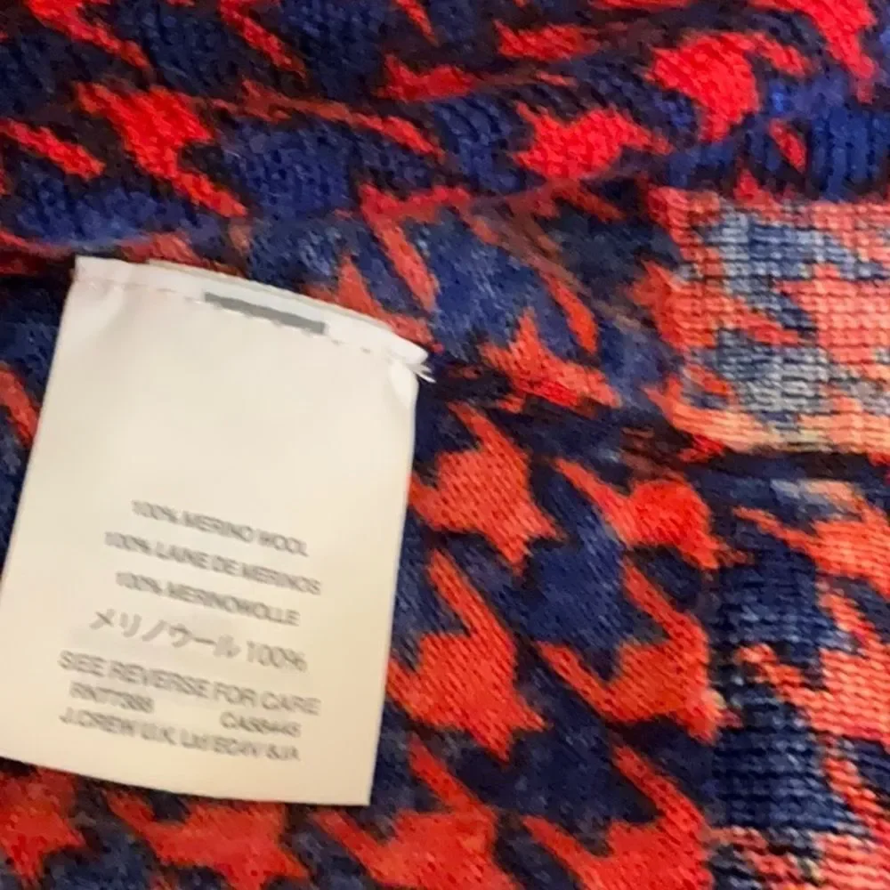 NWOT 100% Merino wool sweater by J CREW in size medium - Picture 9 of 10